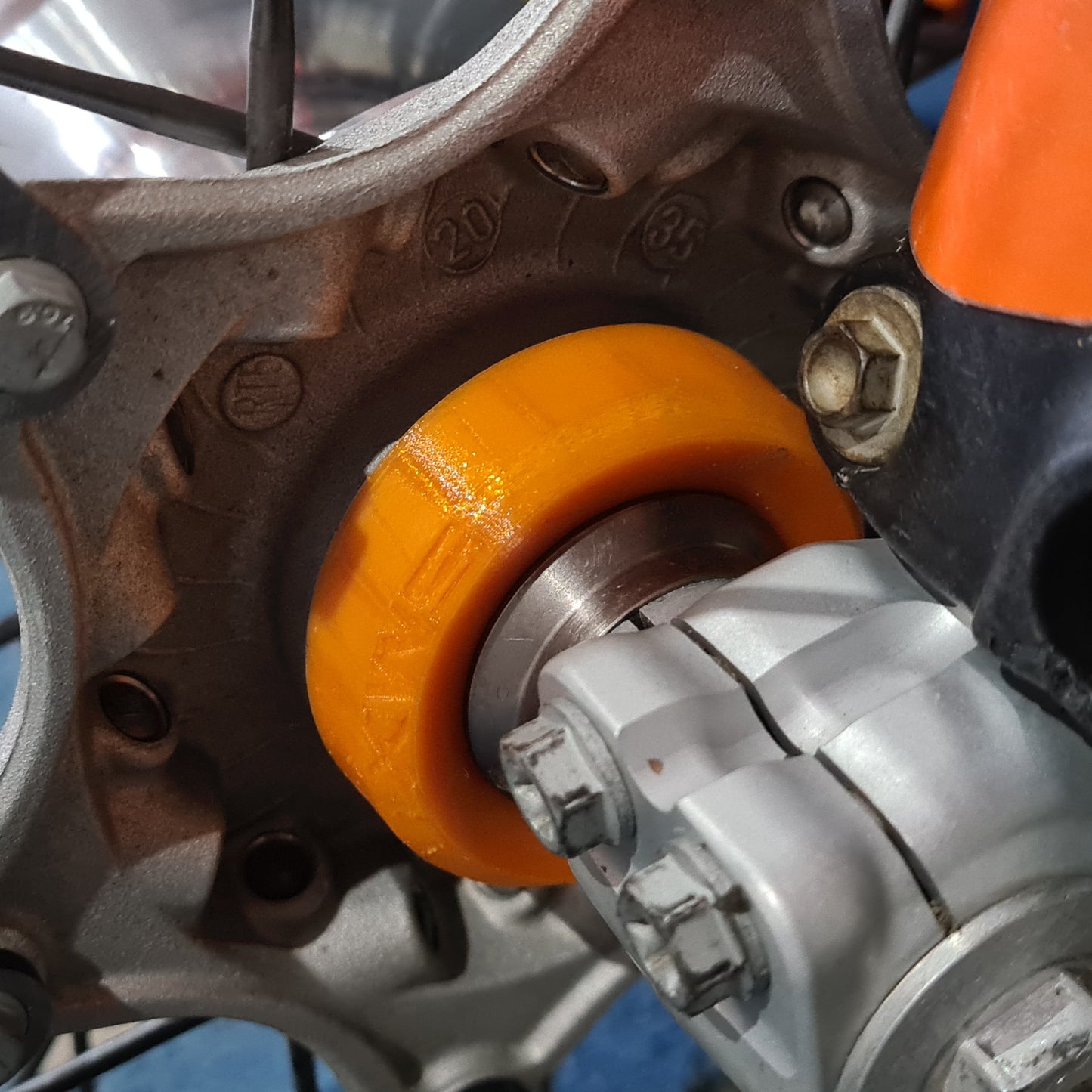 KTM / Husqvarna / GasGas Wheel bearing protectors